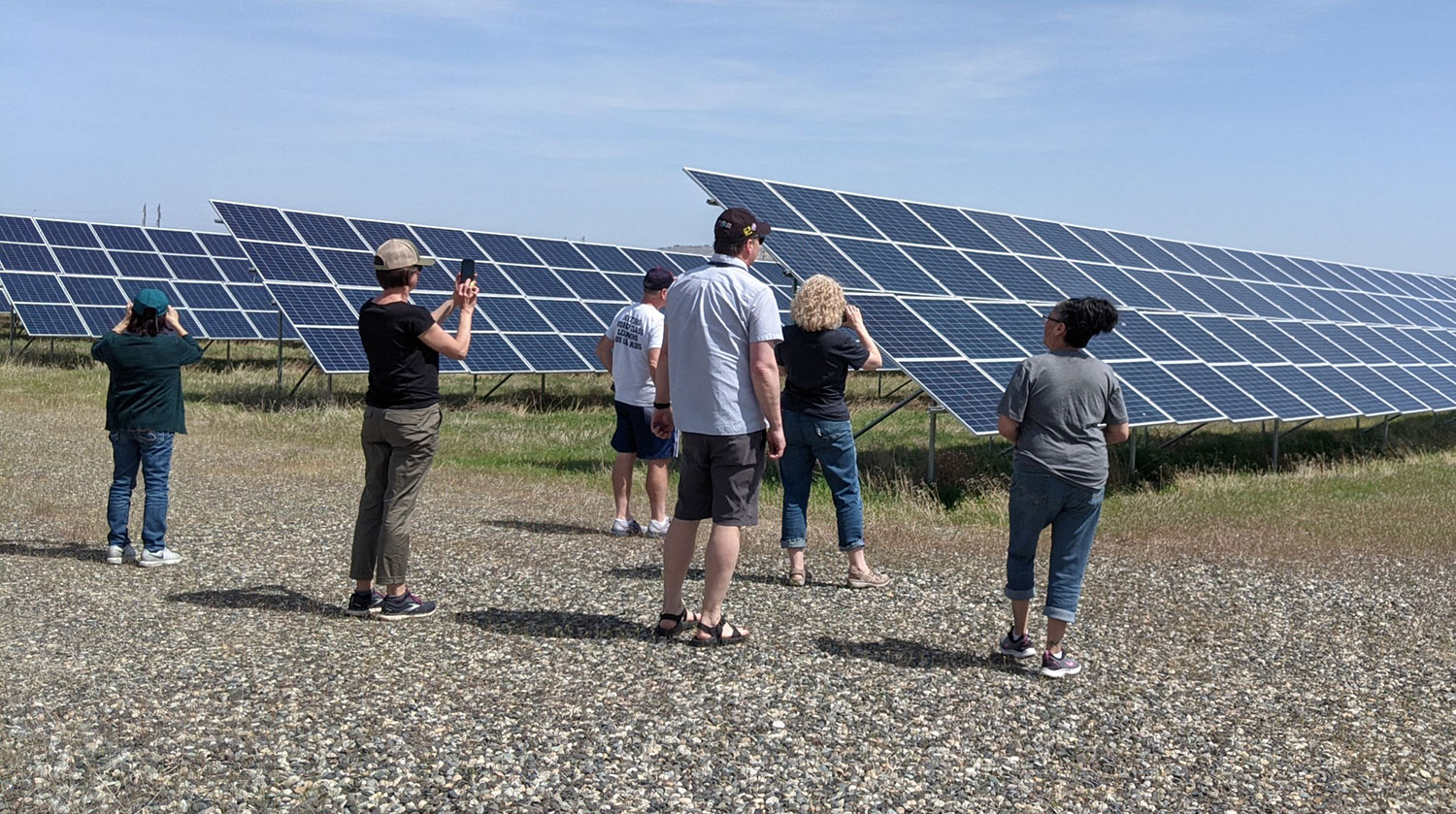 Workshop participants tour the Horn Rapids Solar Storage and Training facility.